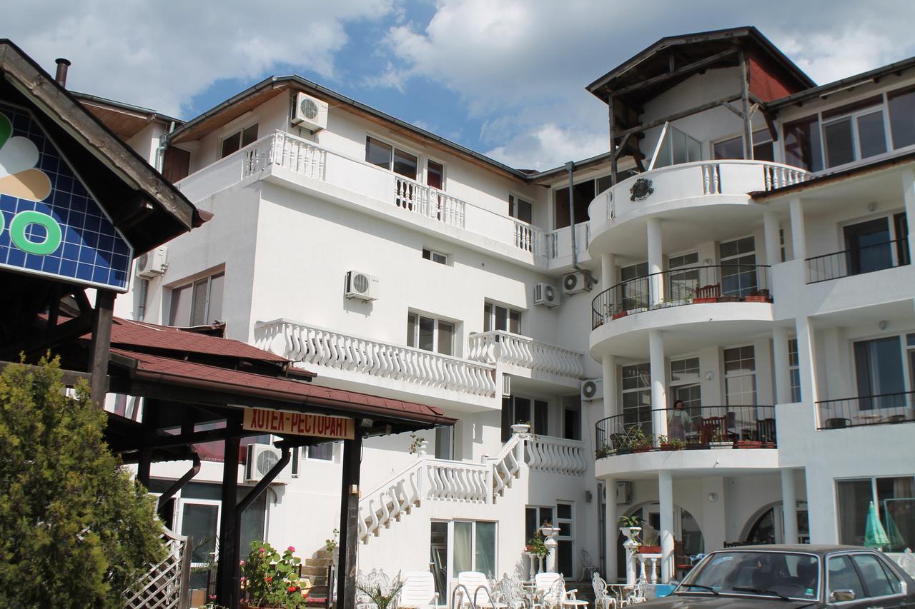 Family Hotel Ludo Varna Exterior photo