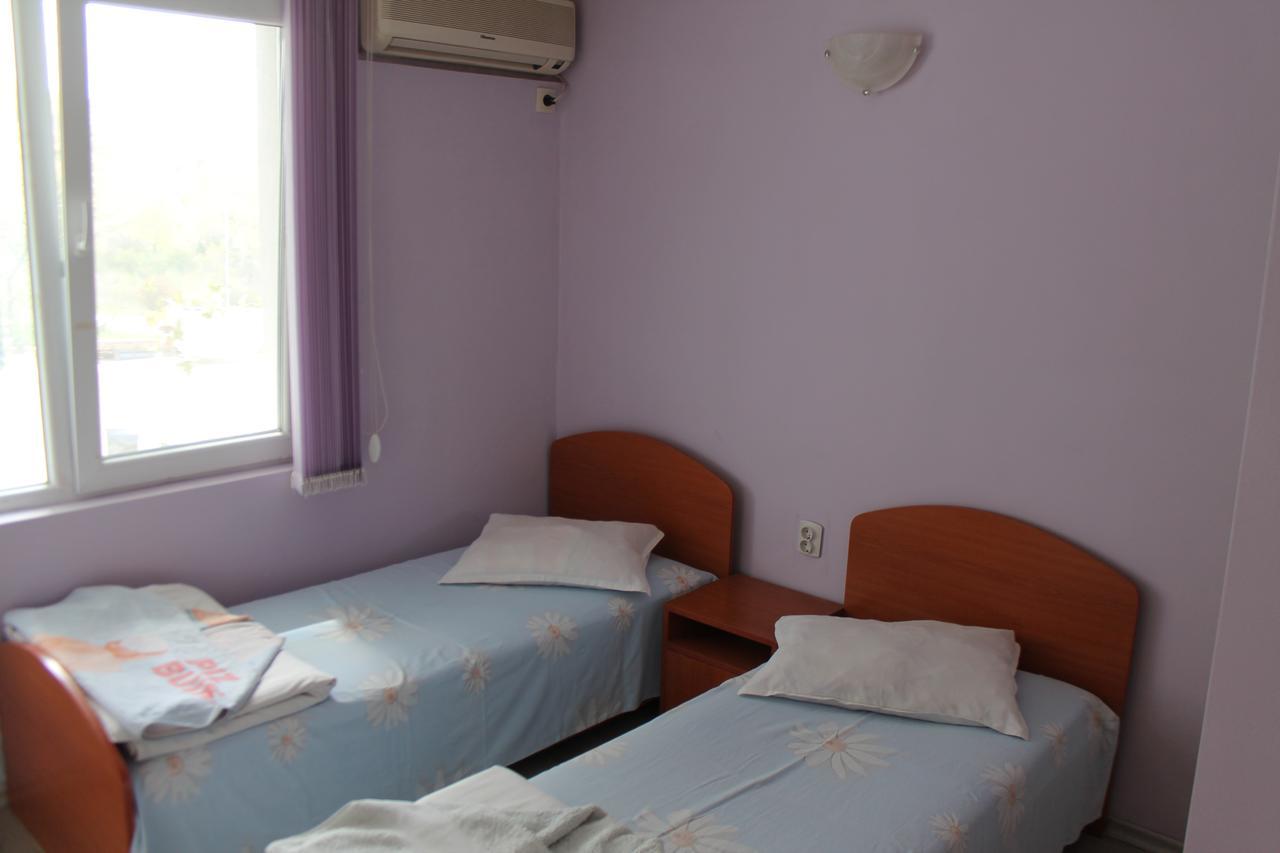 Family Hotel Ludo Varna Exterior photo
