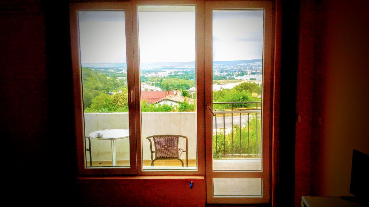Family Hotel Ludo Varna Exterior photo