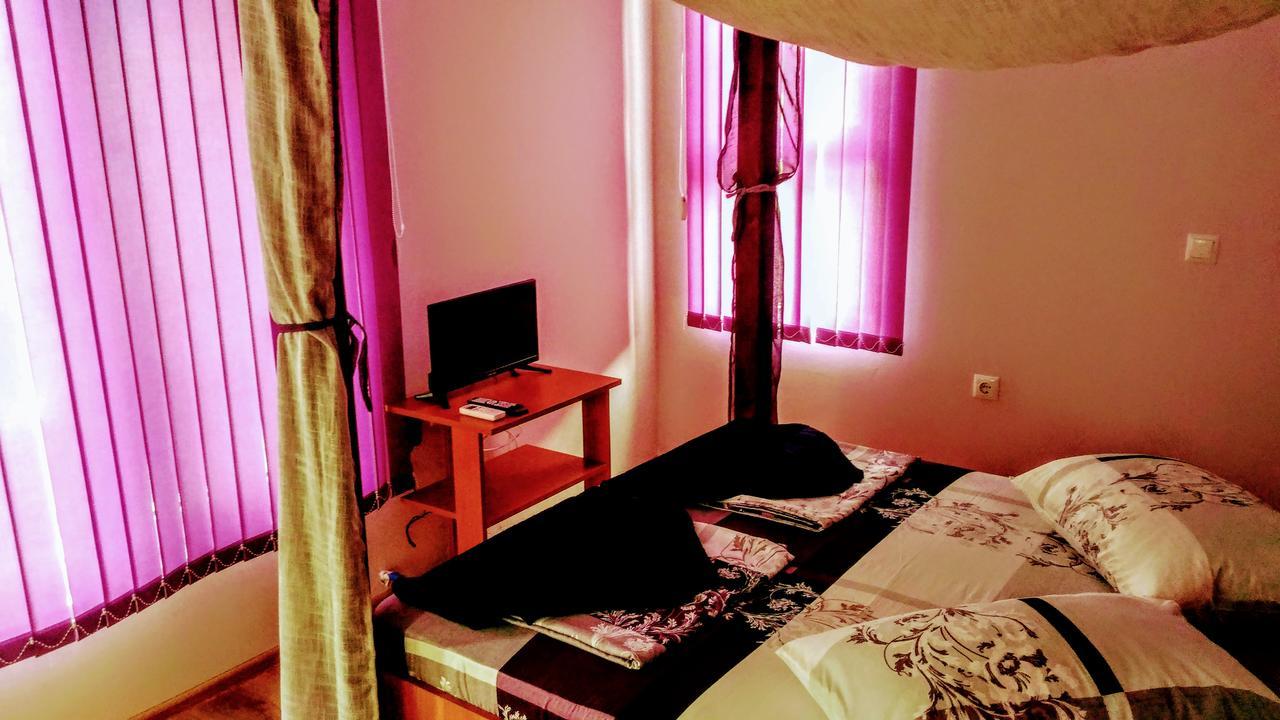Family Hotel Ludo Varna Exterior photo